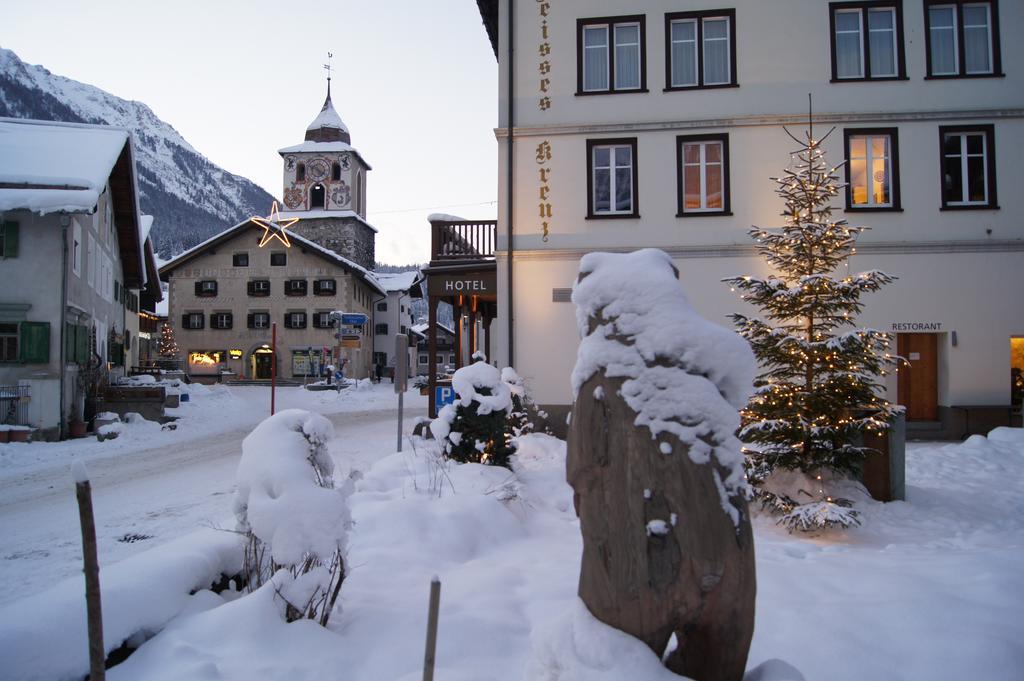Hotel Weisses Kreuz Berguen Bagian luar foto
