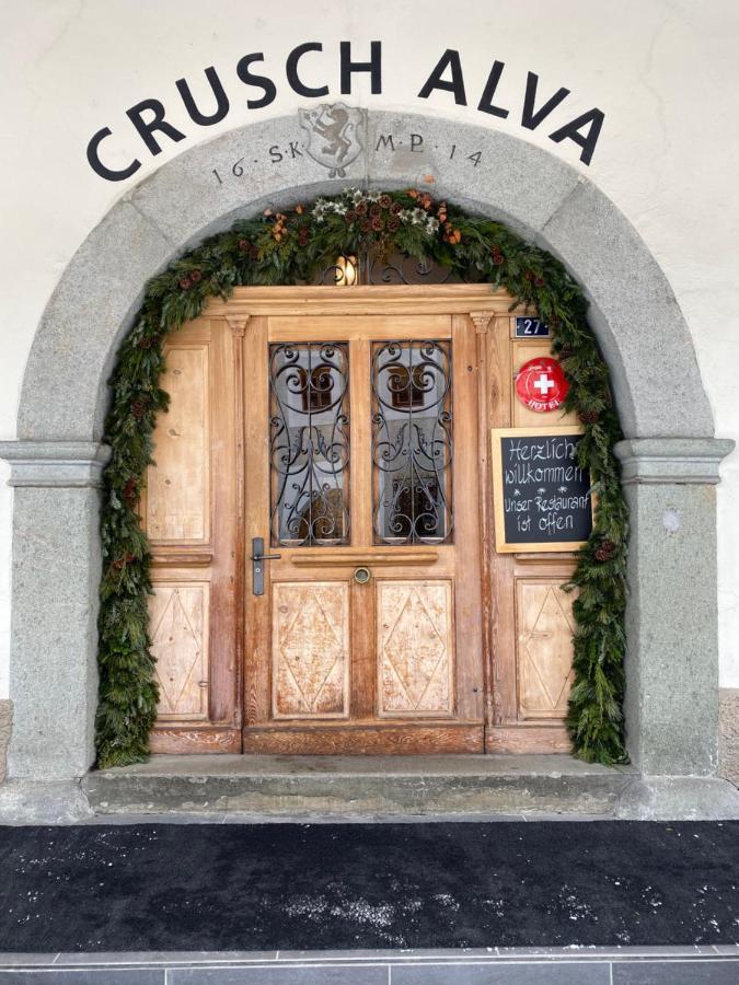 Hotel Weisses Kreuz Berguen Bagian luar foto