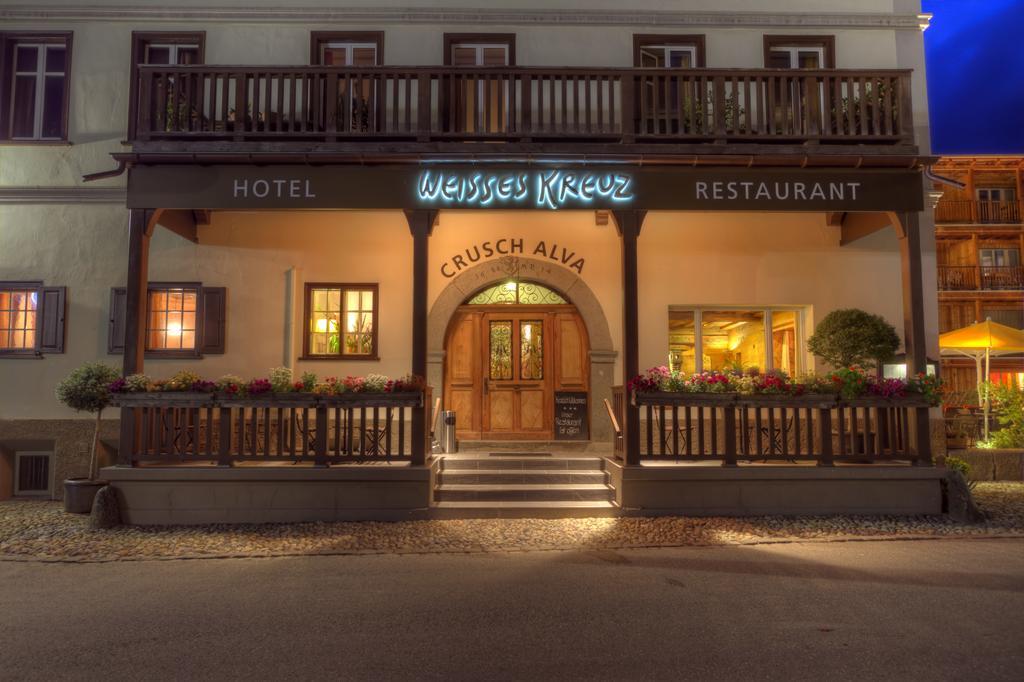 Hotel Weisses Kreuz Berguen Bagian luar foto